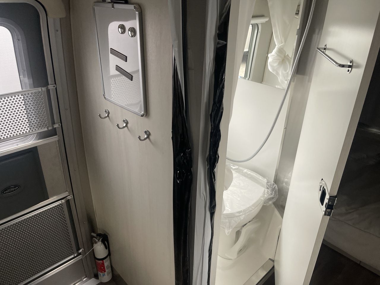 2026 Airstream 16RB Base