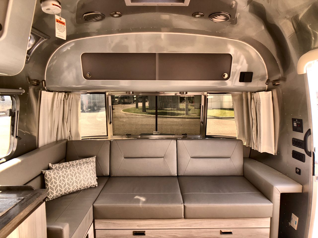 2026 Airstream 28RBQ Base