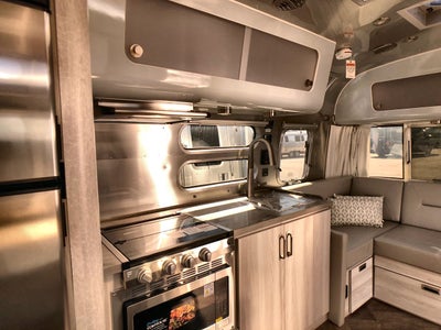 2026 Airstream 28RBQ Base