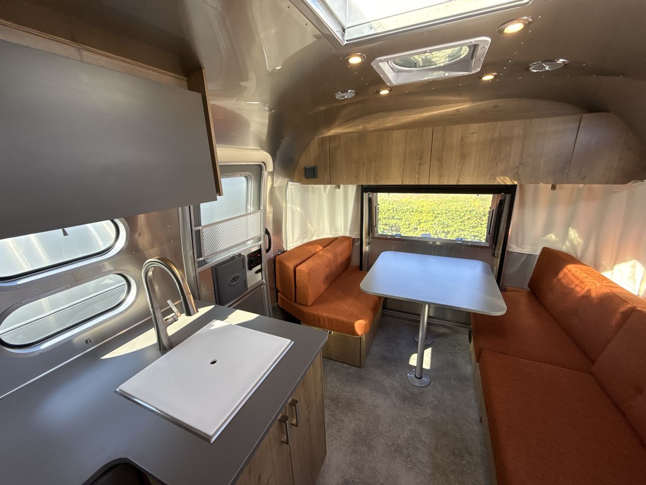 2026 Airstream 25FBT Base