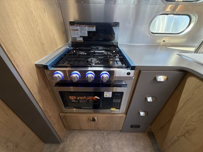 2026 Airstream 25FBT Base