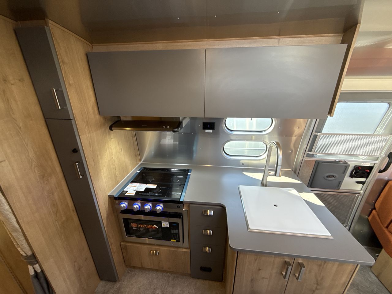 2026 Airstream 25FBT Base