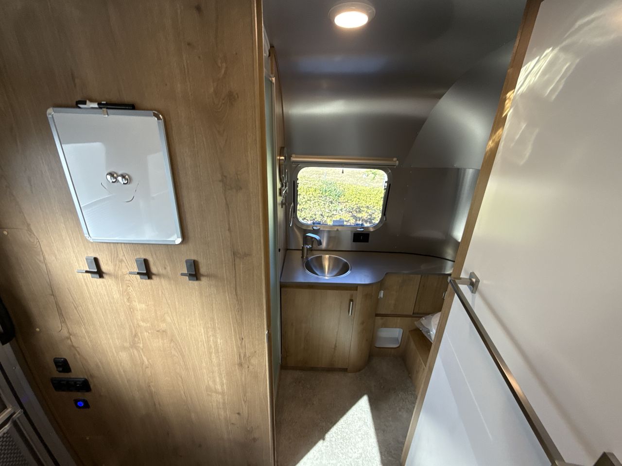 2026 Airstream 23FBT Base