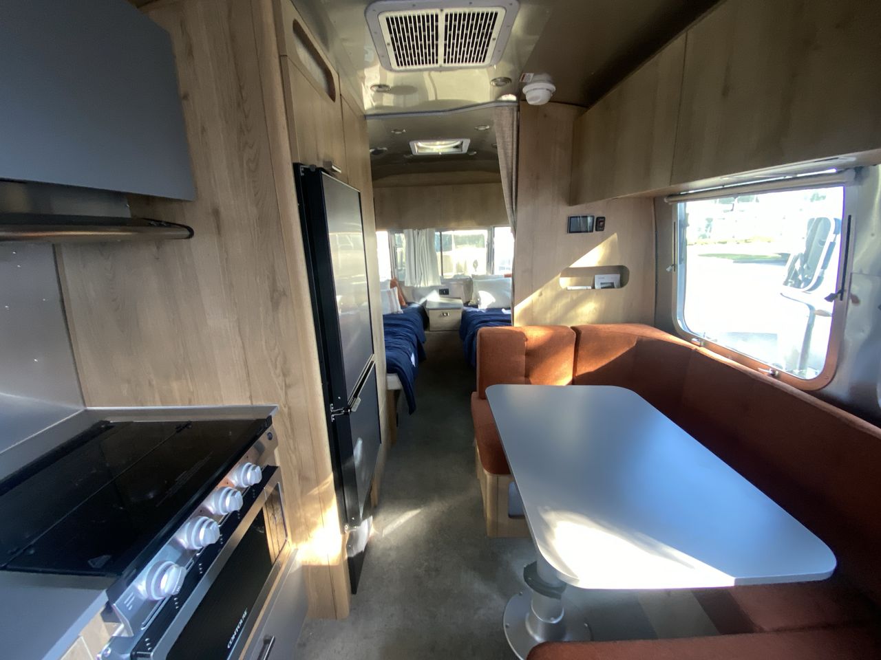2025 Airstream 23FBT Base