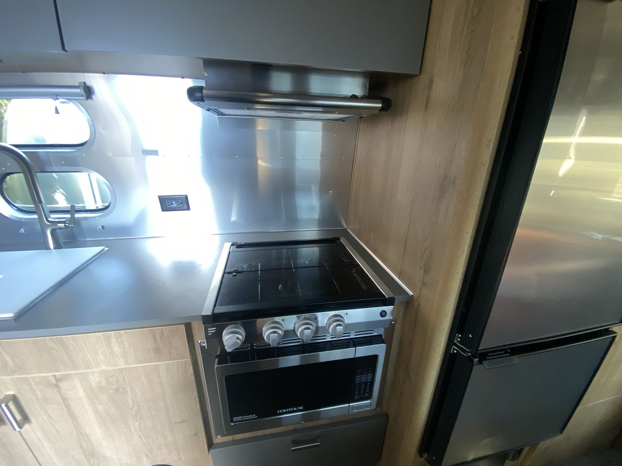 2025 Airstream 23FBT Base