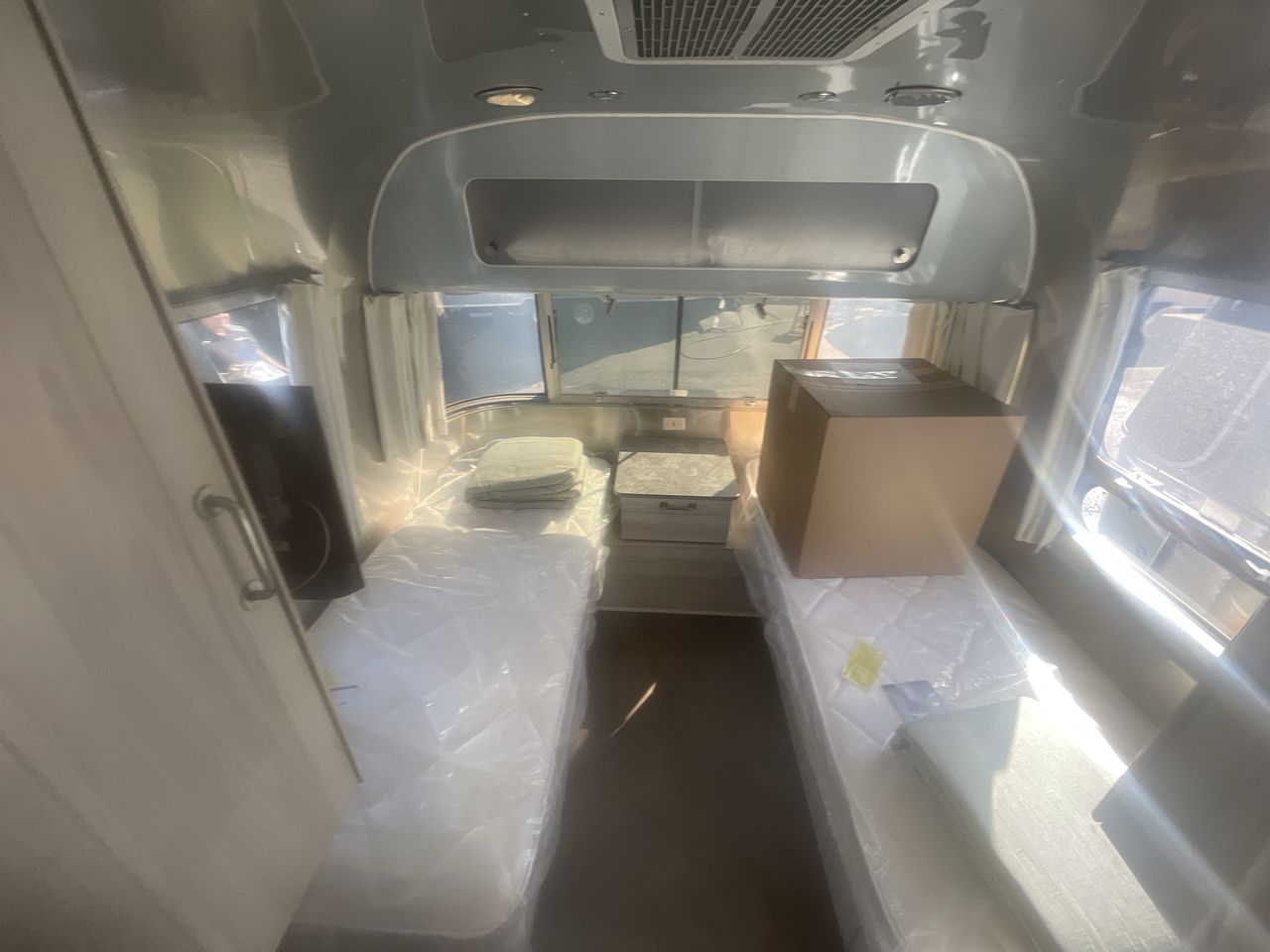 2026 Airstream 27FBT Base