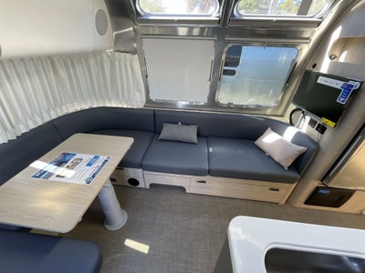 2026 Airstream 27FBT Base