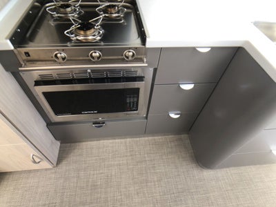 2026 Airstream 27FBQ Base