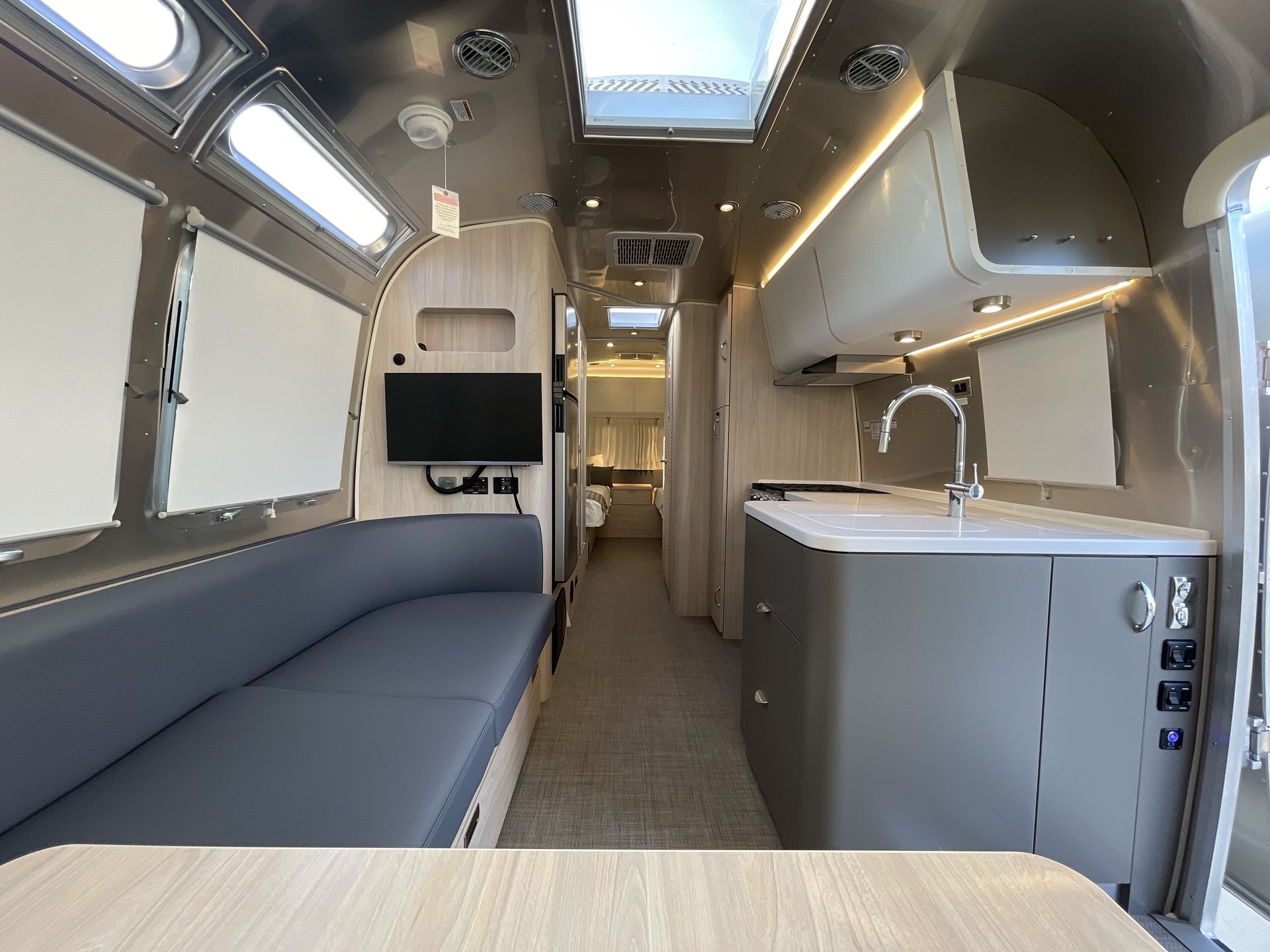 2026 Airstream 27FBT Base