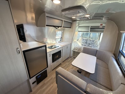 2026 Airstream 22FB Base