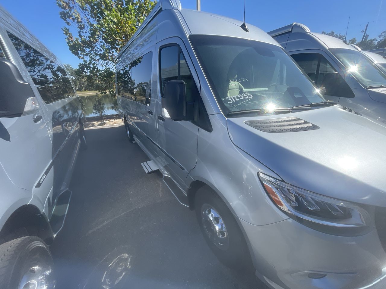 2026 Airstream 24GL 4x2 Passenger Base
