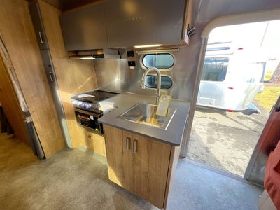 2026 Airstream 25FBT Base