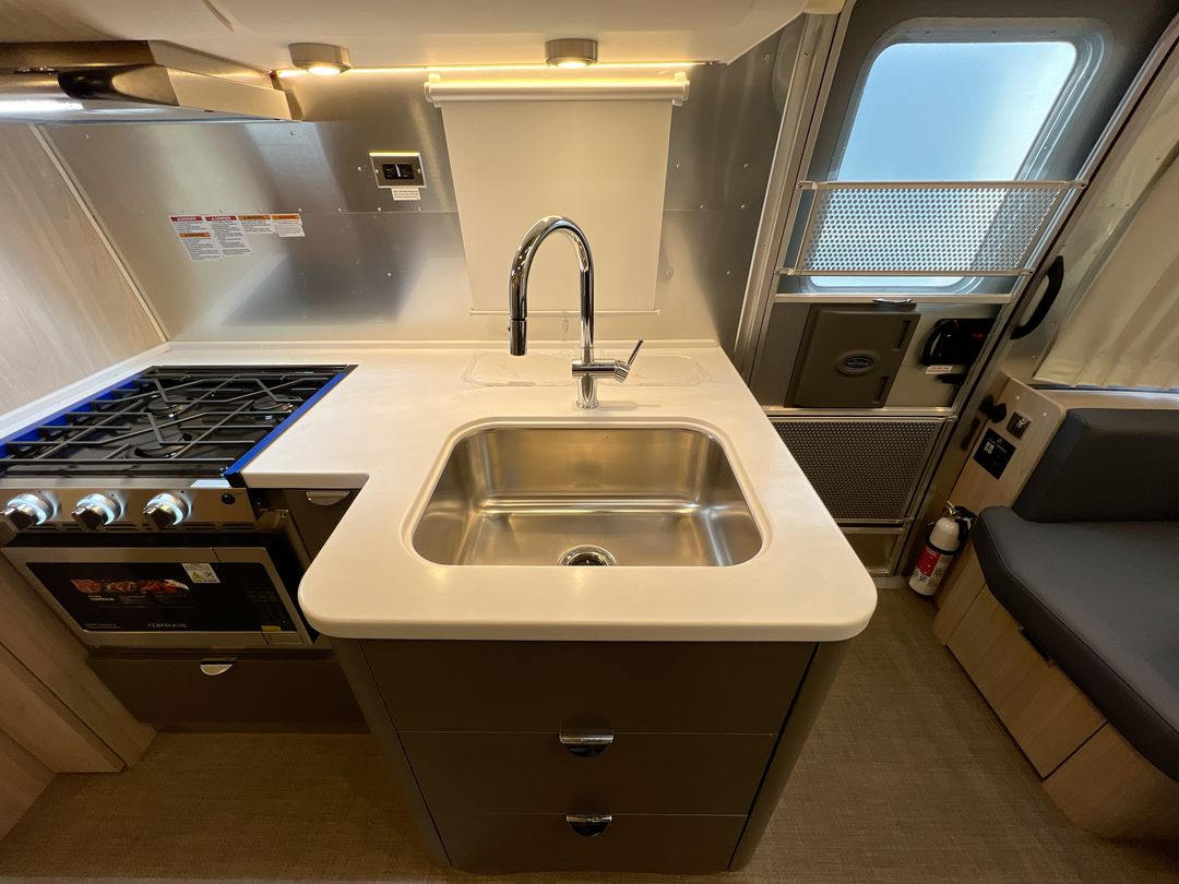 2025 Airstream 25FBQ Base