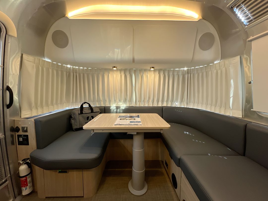 2025 Airstream 25FBQ Base